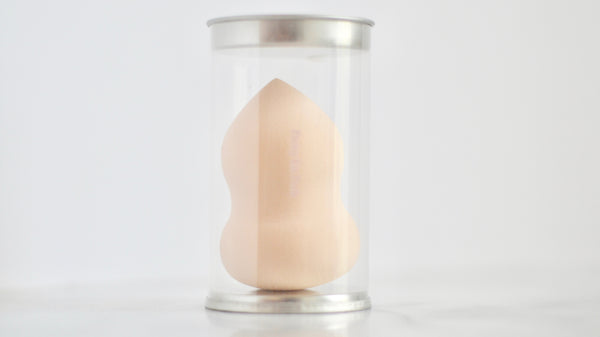 Creme makeup blender.