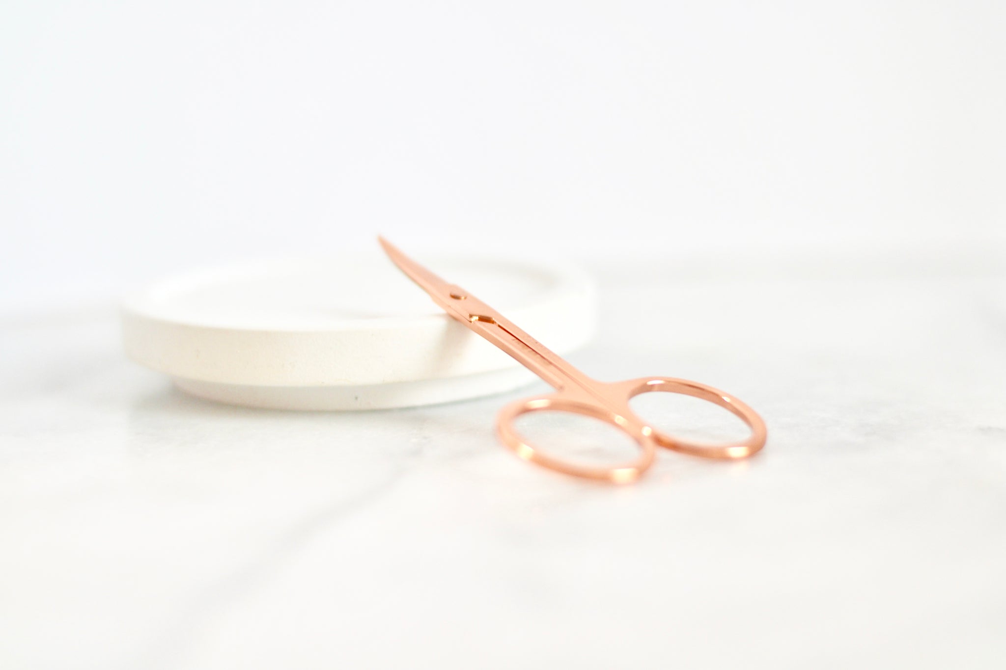 Rose gold cosmetic scissors